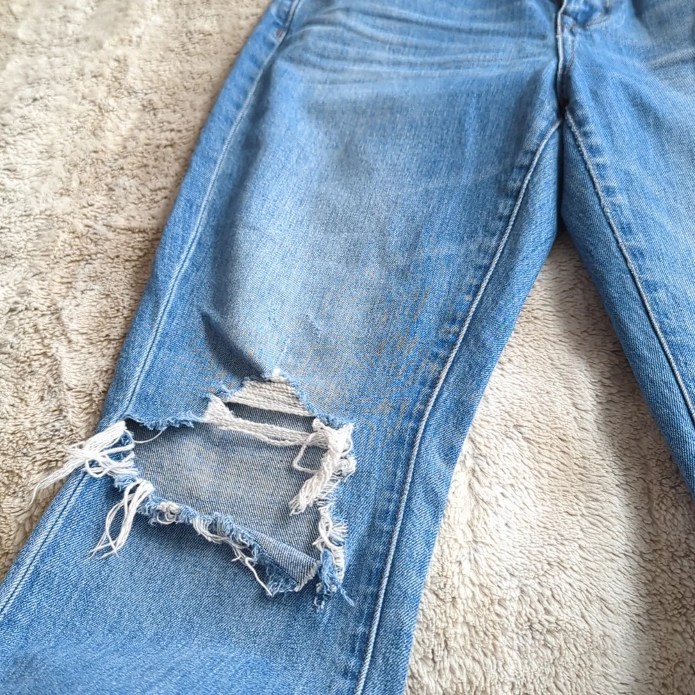 Madewell Distressed The High Rise Slim Boyfriend Raw Hem Blue Jean Size 25 - Picture 6 of 7